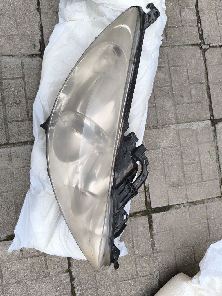 Комплект фарове за PEUGEOT 207