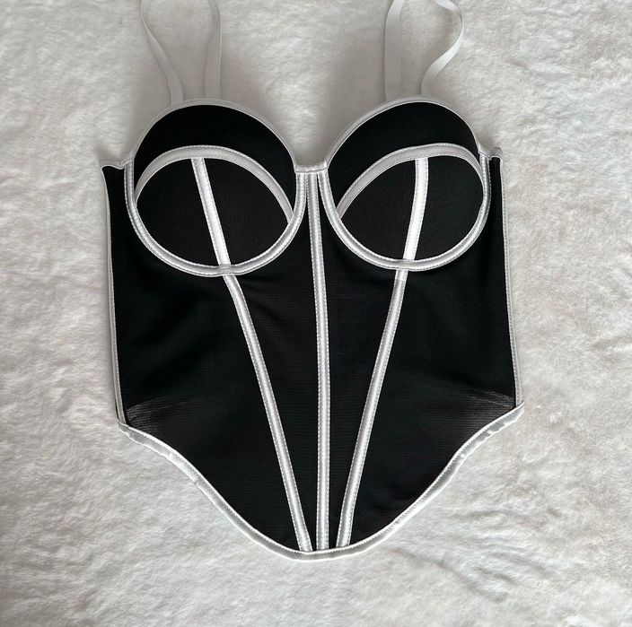 Corset. Negru. Calitate excelentă. Marimea S