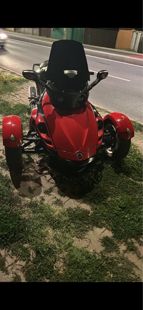 Can Am Spyder Semi-automat