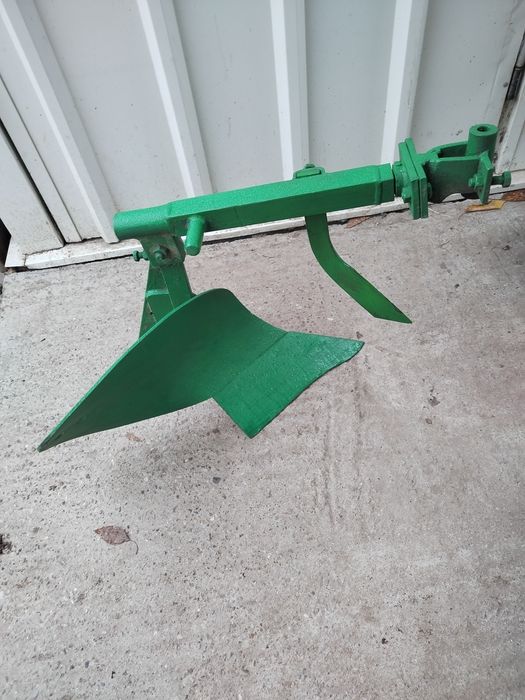 Plug pentru motocultor