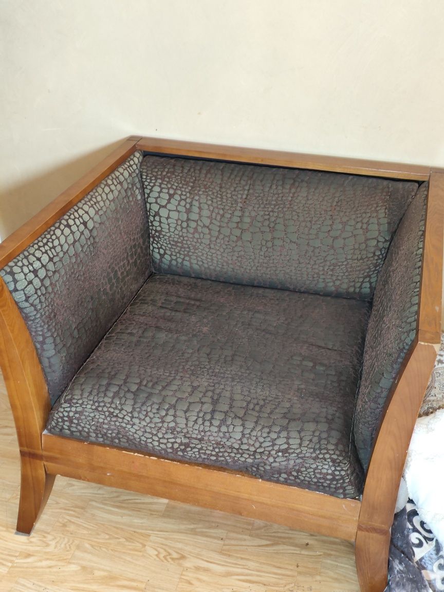 Продам кресло дерево made in Italy