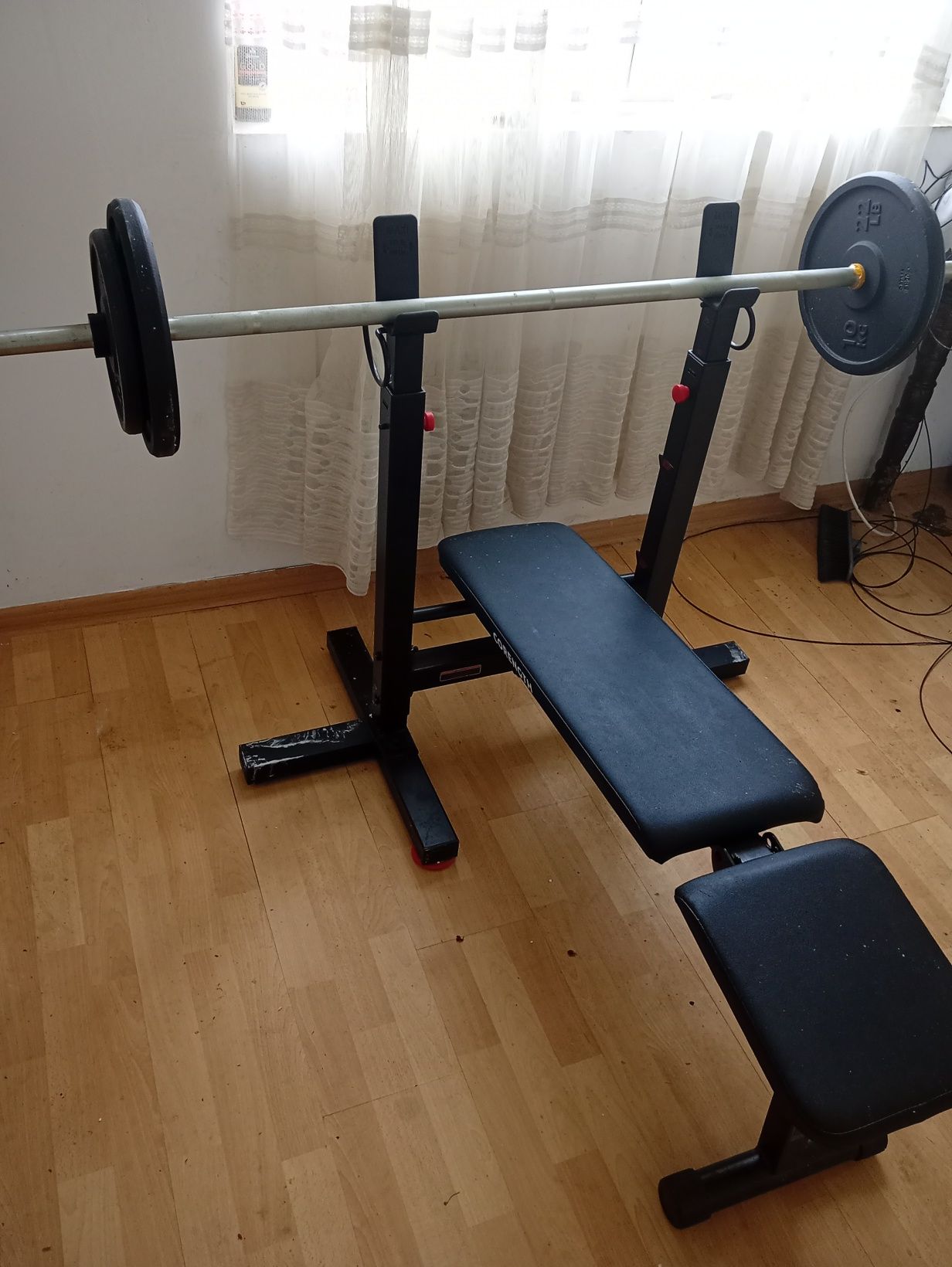 Set haltere + bancă piept, totul complet