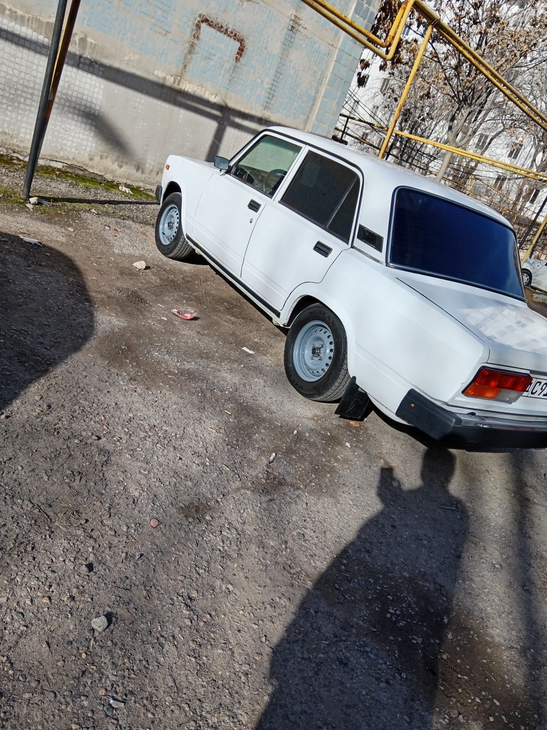 Vaz 2107 sotiladi