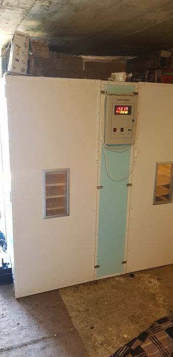 Incubator automat 8800 ouă de gaina
