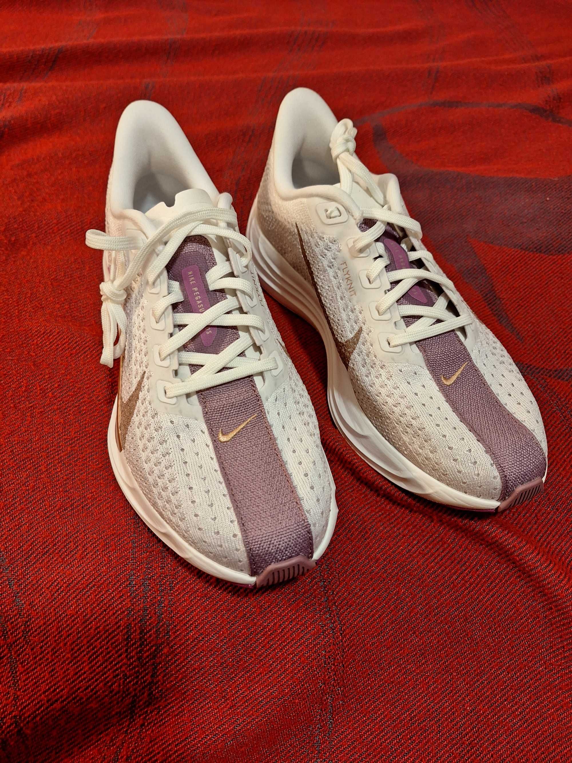 Чисто нови дамски маратонки W NIKE Pegasus PLUS