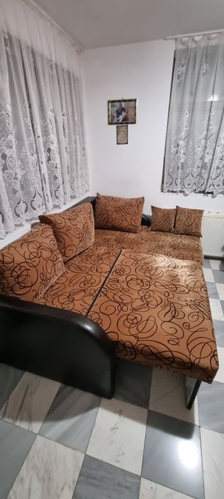 Разтегателен ъглов диван