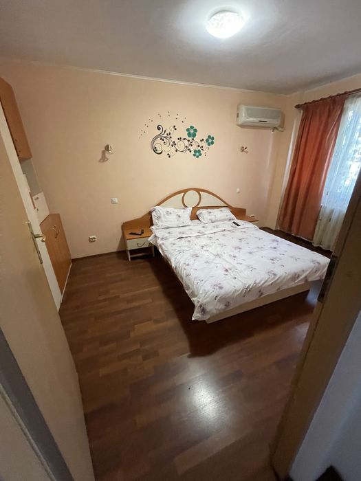 Inchiriez apartament 3 camere pod ros