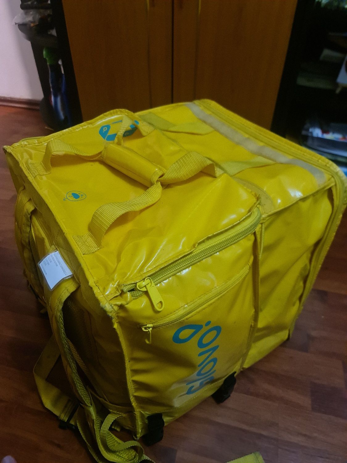 Ghiozdan Glovo ca și nou