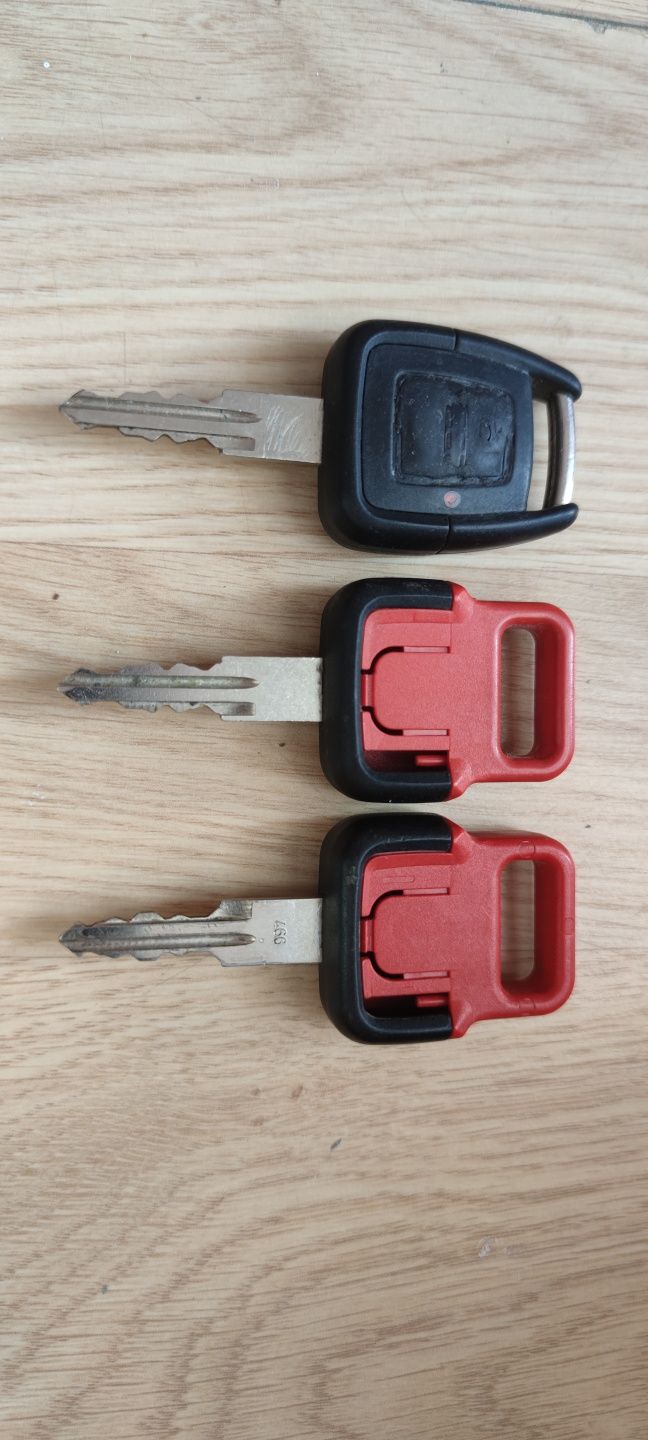 Ключове за Opel с транспондер ID40