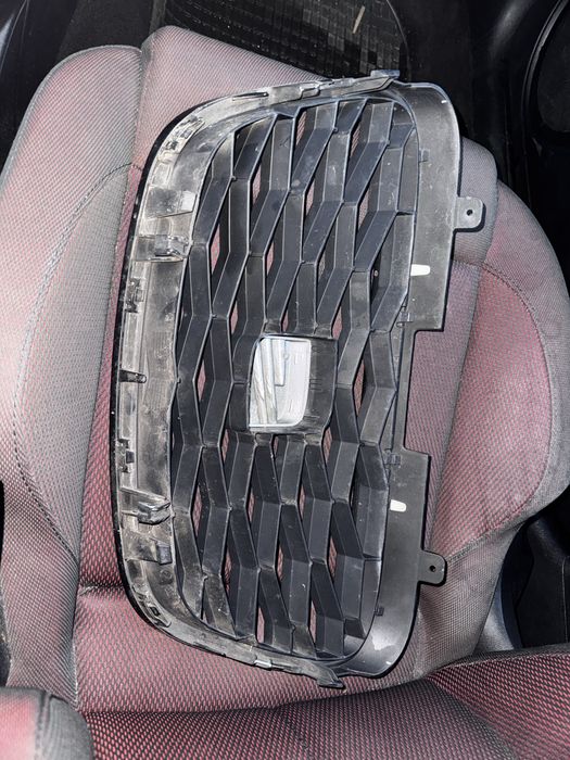 Решетка за Seat Leon 1P