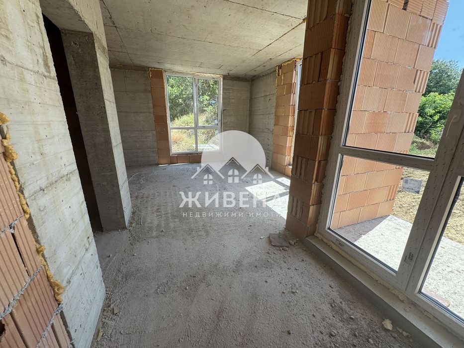 Продавам нов 2-стаен апартамент, преди Акт 15, м-т Пчелина