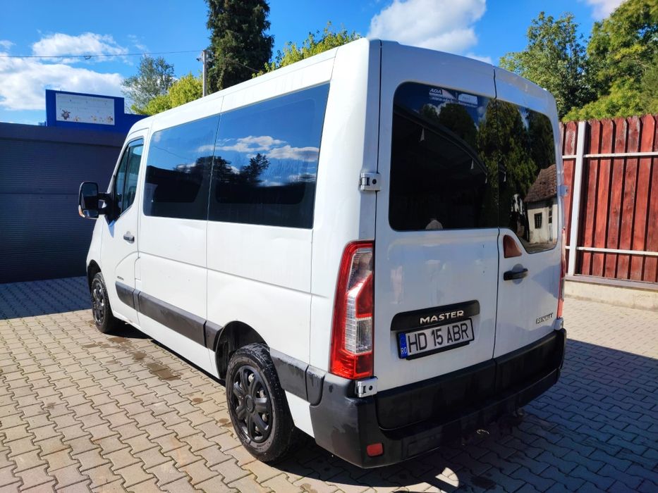 Vând Renault Master 9 locuri 2,3dci 6 trepte