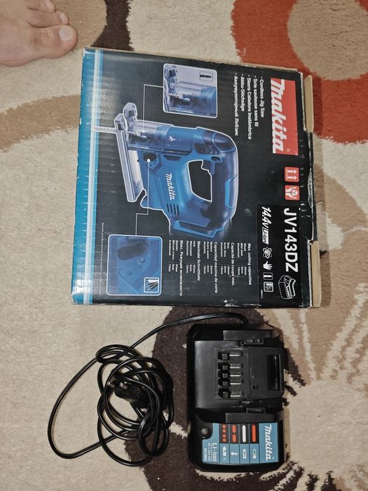 Ferăstrău pendular Makita cu acumulator  JV143DZ