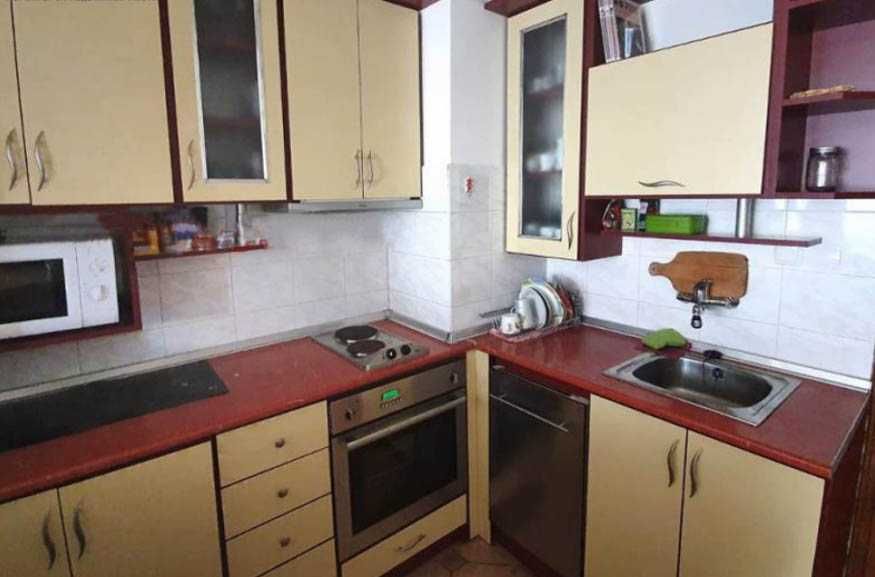 Тристаен апартамент под наем в кв. Бели брези