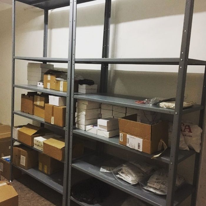 Металлические стеллажи для склада и архива