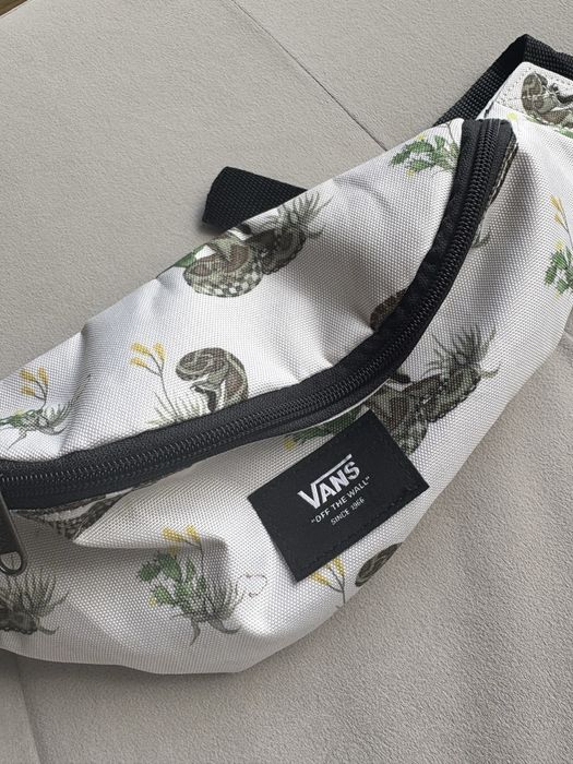 Чантичка за кръст Vans