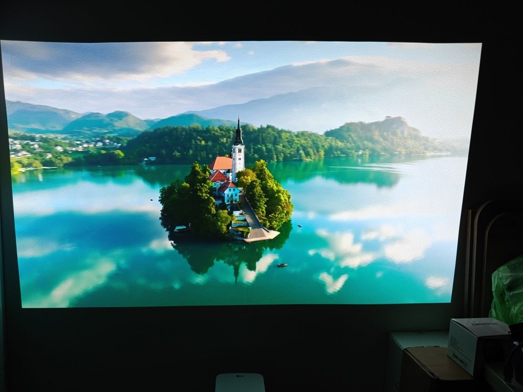Проектор за домашно кино LG HF65L