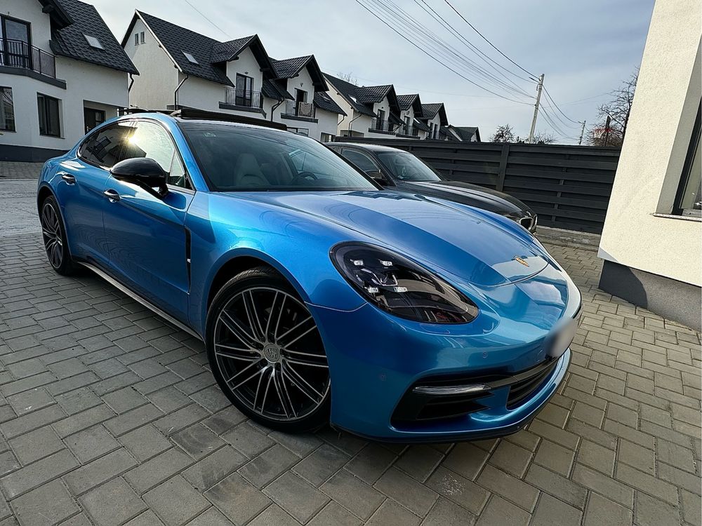 Porsche Panamera 4S