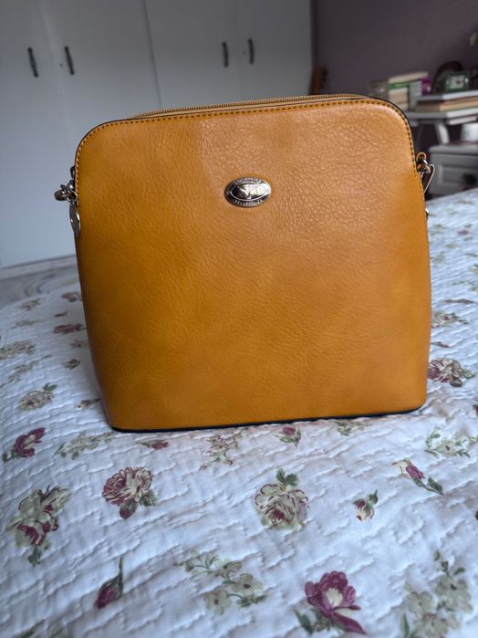 Чанта Бежова Нова