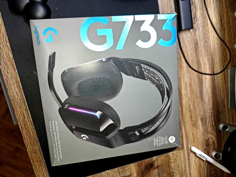 Наушники Logitech G733 Light Speed черный