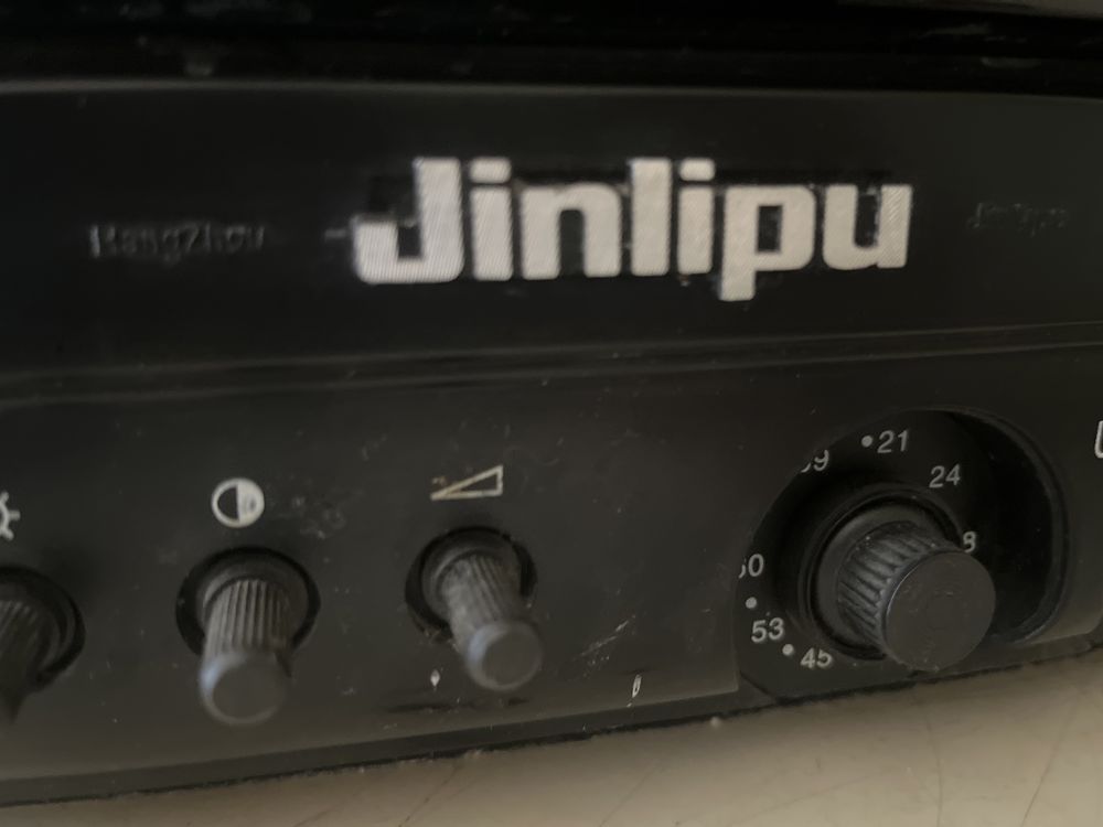 Телевизор junlipu model: BD4408H черно белый