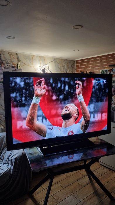 Vând televizor Panasonic TX-P65VT20E de 65 inch