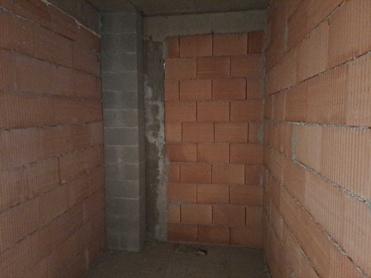 Продава се Двустаен апартамент в Варна, Христо Ботев - 55 кв.м за 1691 €/кв.м - Снимка #4