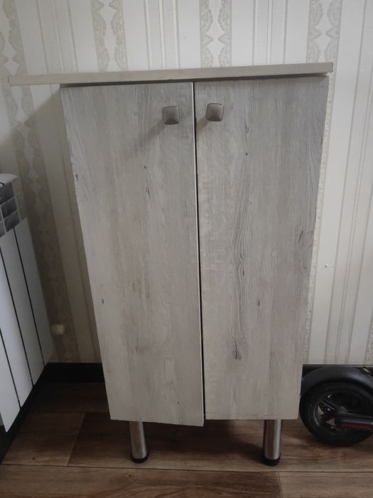 Продам шкаф для обуви