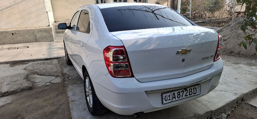 Шевралет Кобалт сотилади.