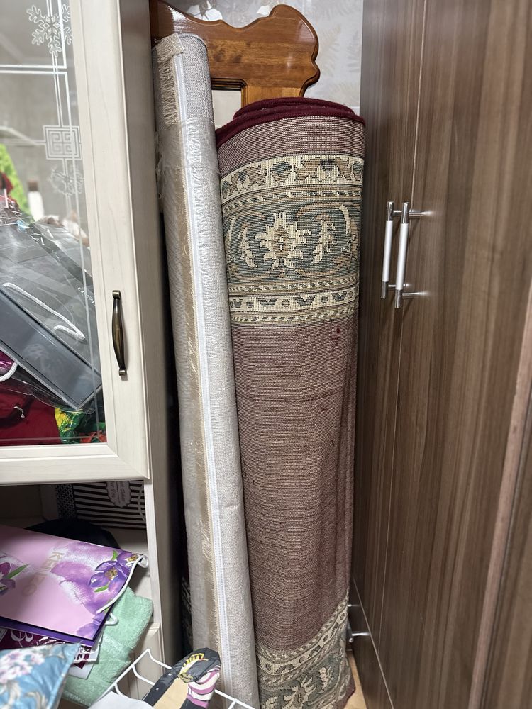 Продаю красную дорожку