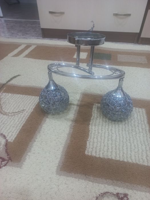 Продам люстру двухрожковую