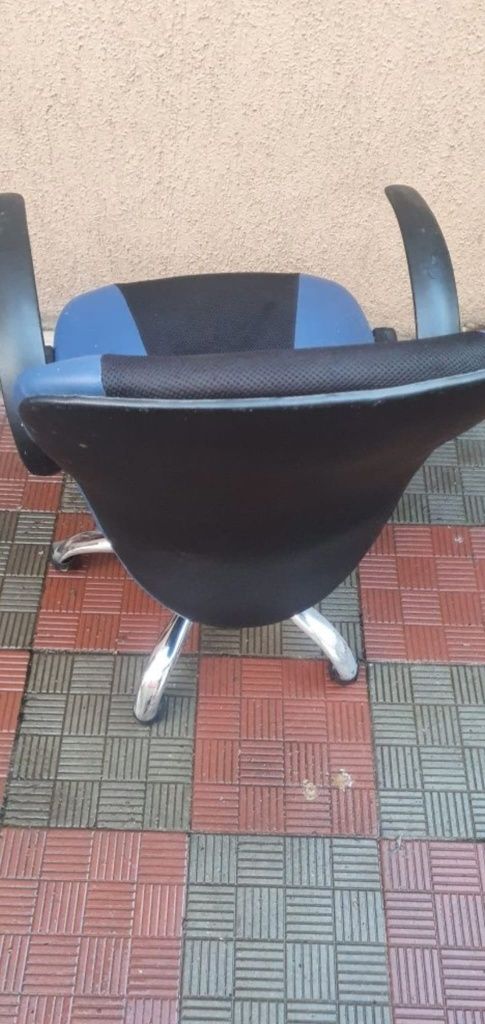 Vand scaun ergonomic  albastru cu negru