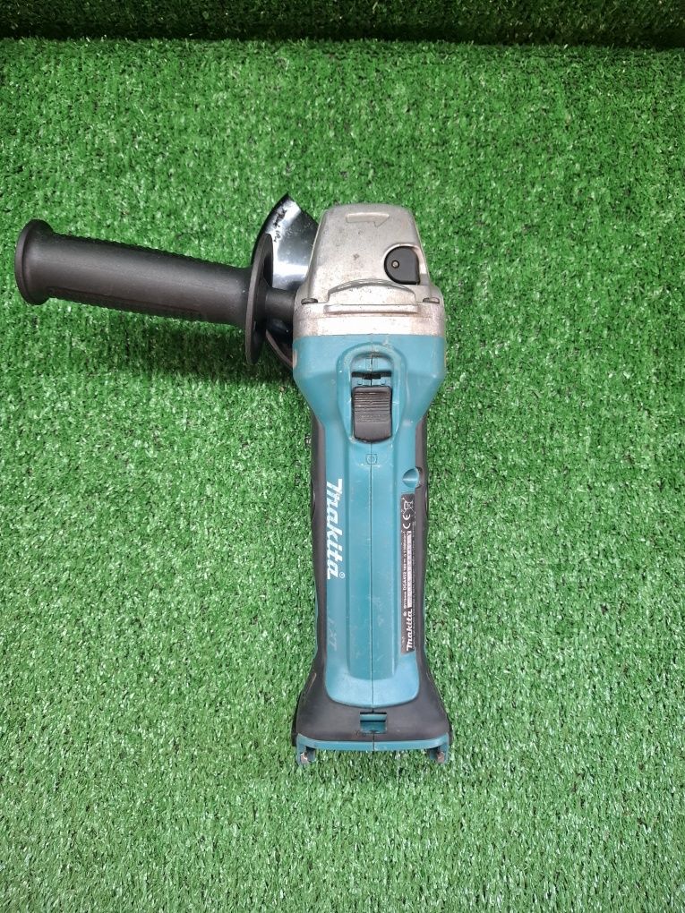 Шлайф на Makita DGA452.
