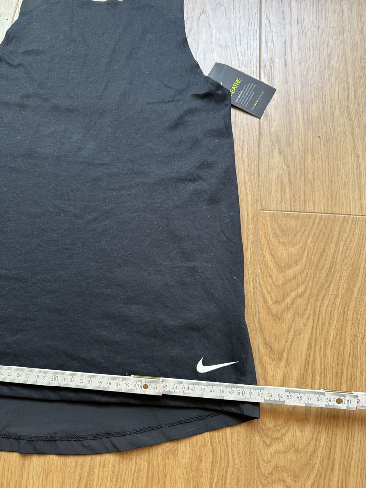 НОВО - Nike Breathe черен потник горница тениска, С / S