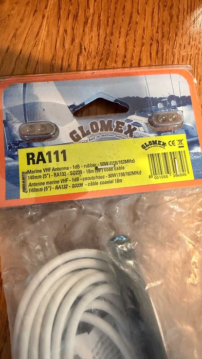 SIMRAD RS40-B VHF Радиостанция с AIS с включени антени