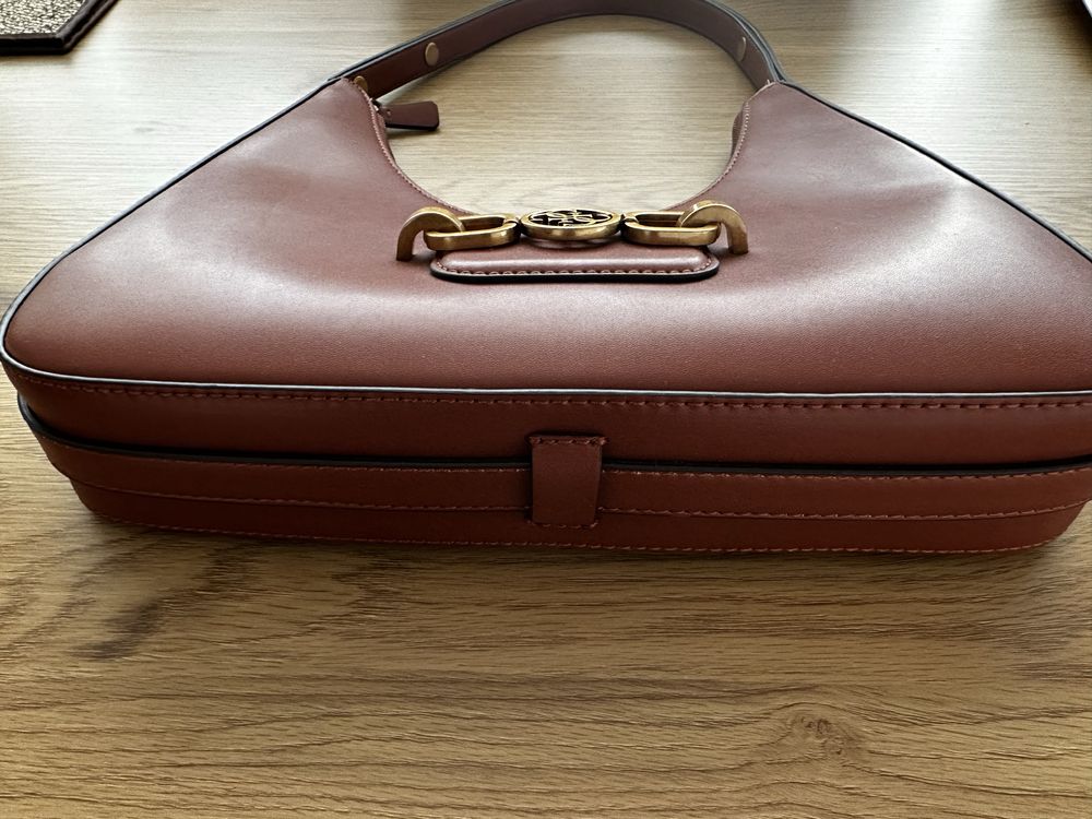 Чанта от естествена кожа GUESS