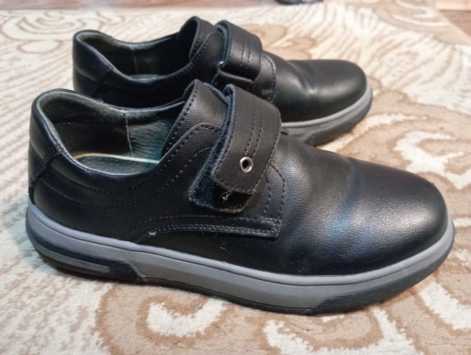 Школьные туфли, внутри кожа, на мальчика 36 размер