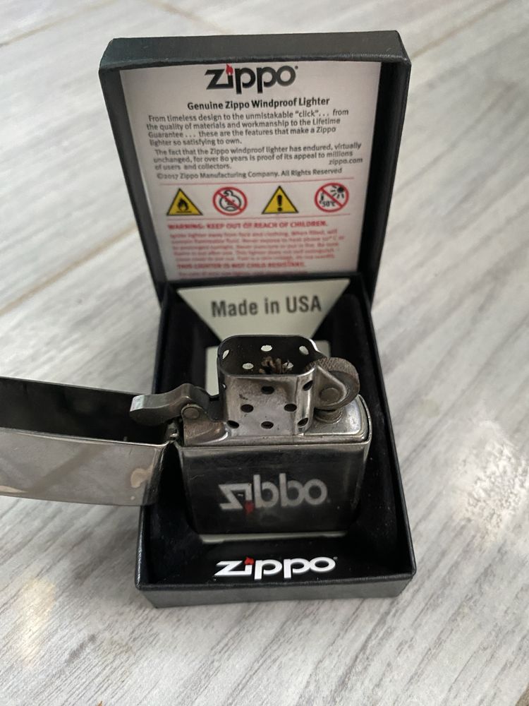 Bricheta ZIPPO utilizata