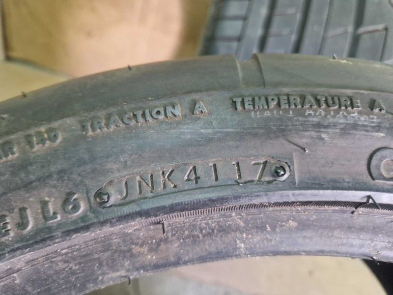 2 Bridgestone R20 285/35
летни гуми
DOT4117