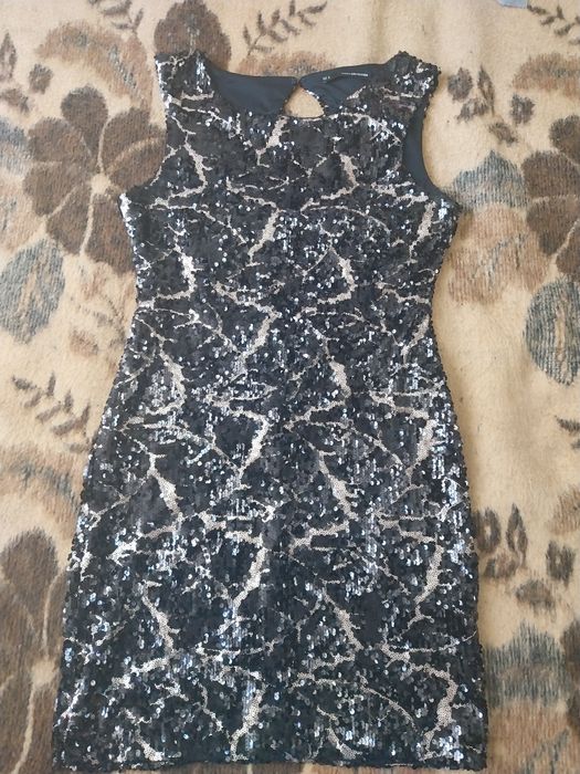 Vând haine purtate în stare foarte buna