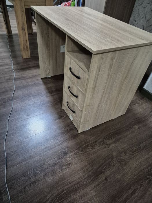 Продам рабочий стол с ящиками