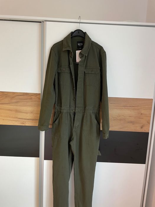 Salopetă nouă cu etichetă