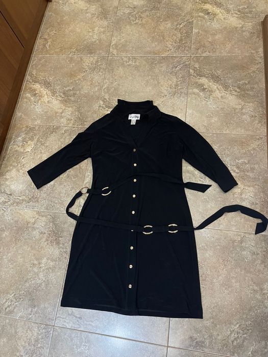 Черна рокля