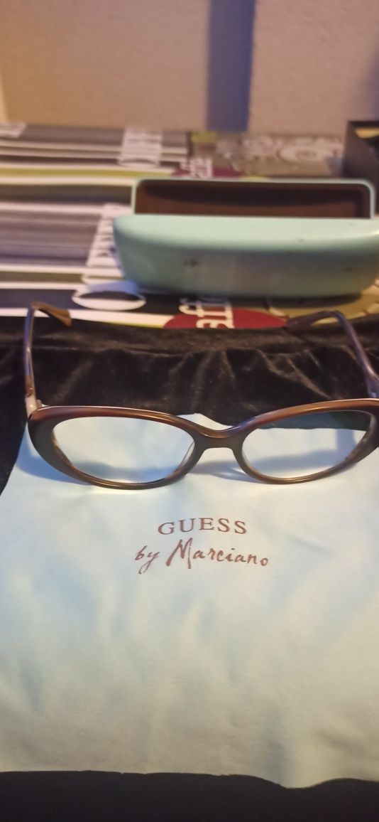 Диоптрични очила GUESS