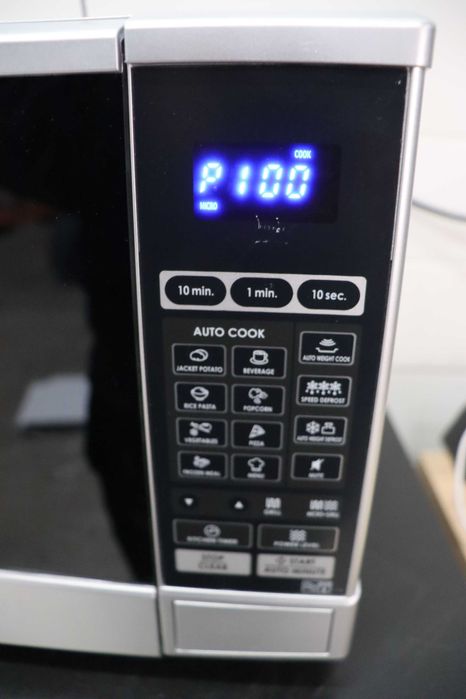 Микровълнова фурна SHARP R670S 2в1, грил, 20л, 800W, 13 програми