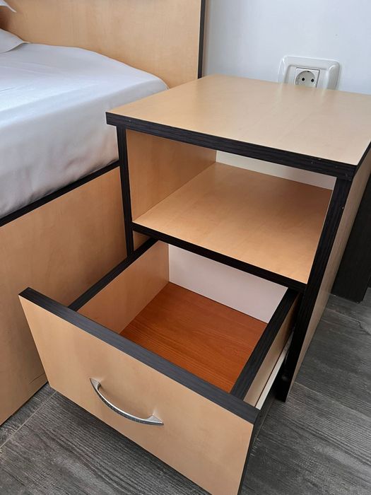 Dulap,pat ,și 2 noptiere