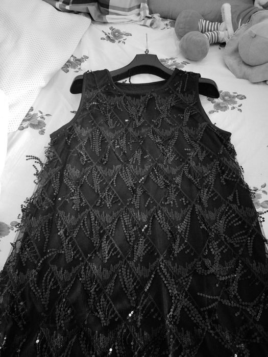 Vând Rochiță cu paiete