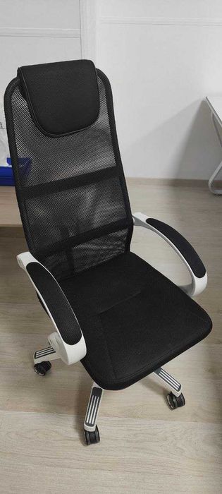 Офисное кресло Ленайс в отличном состоянии