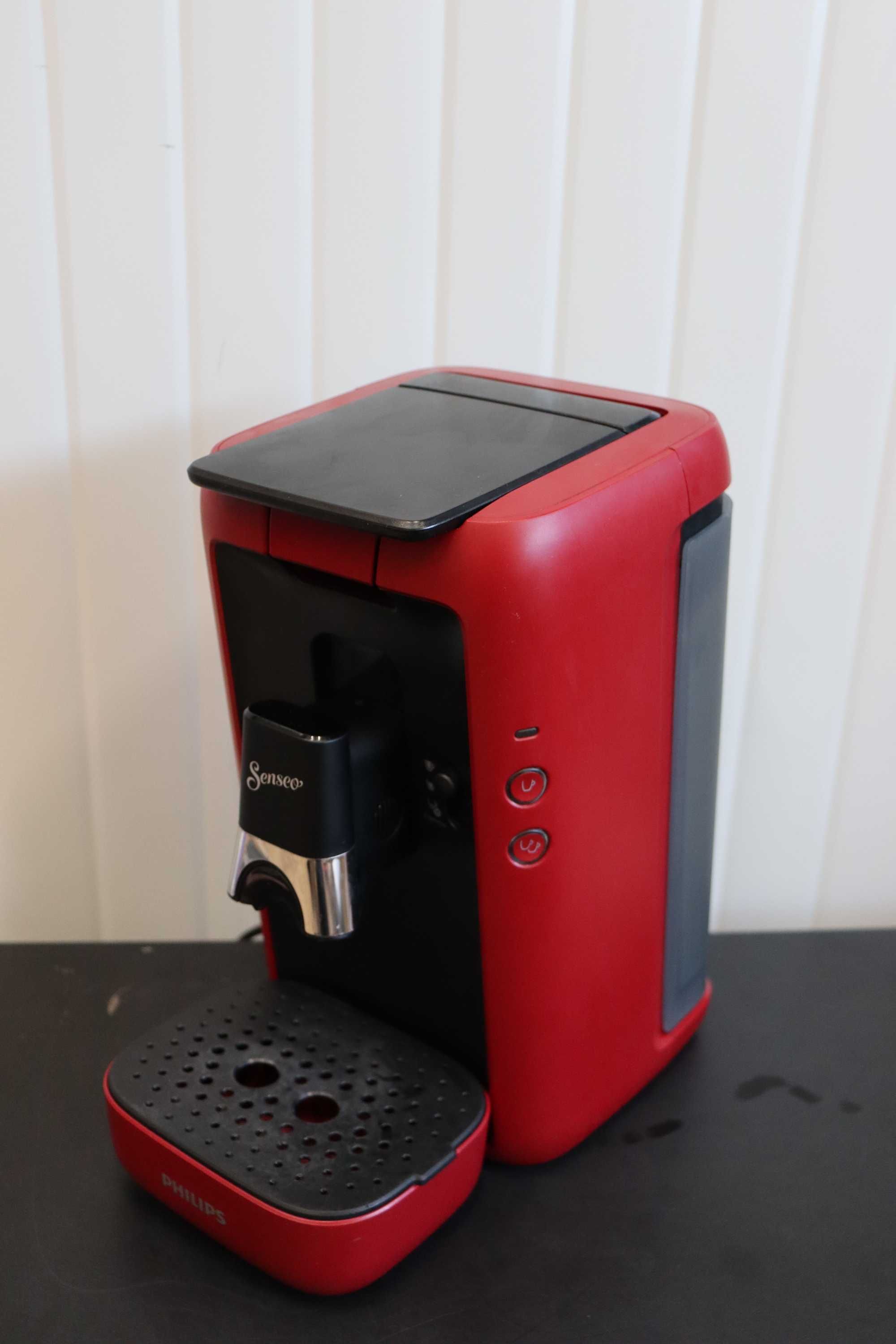 Кафе машина Philips Senseo Maestro, падове,  Red,1.2L 1450W, 2 цедки