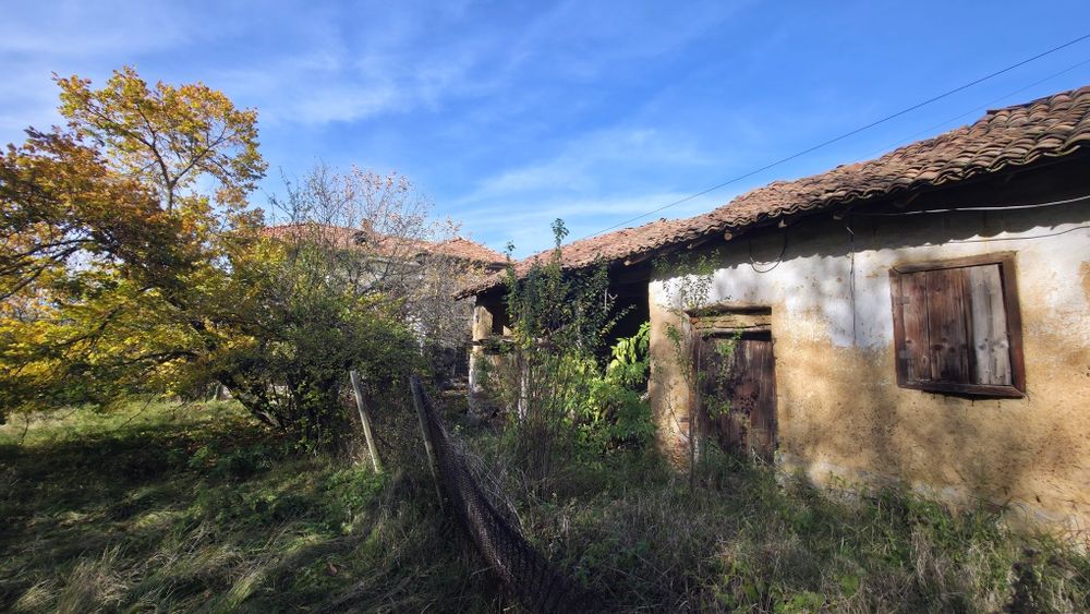 Продава се къща в село Гълъбник, област Перник